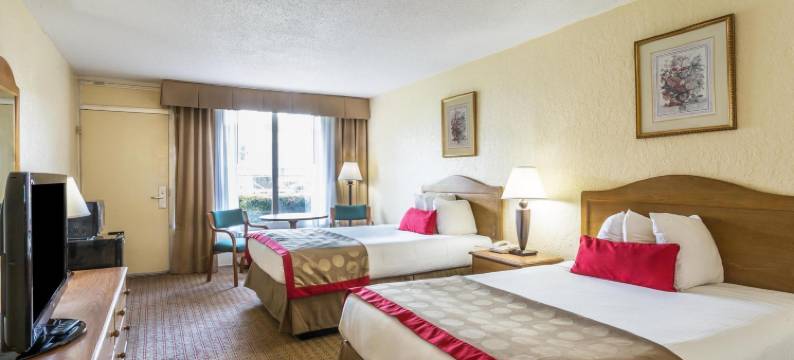 霍马华美达酒店(Ramada by Wyndham Houma)图片