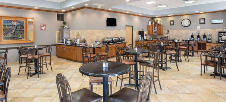 阿伯丁活动中心温德姆美吟温德姆酒店(AmericInn by Wyndham Aberdeen Event Center)图片