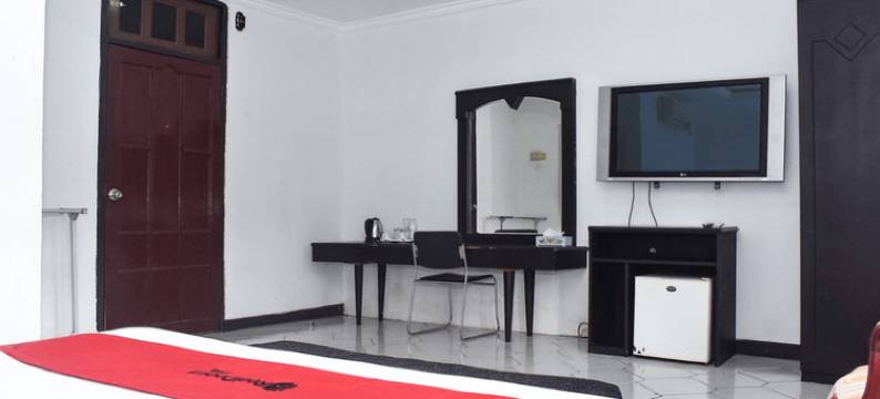 红多兹Plus酒店@蒂尔塔肯卡那酒店(RedDoorz Plus @ Tirta Kencana Hotel)图片