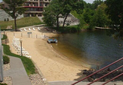 Condos at 530 E. Hiawatha Hotel Overview