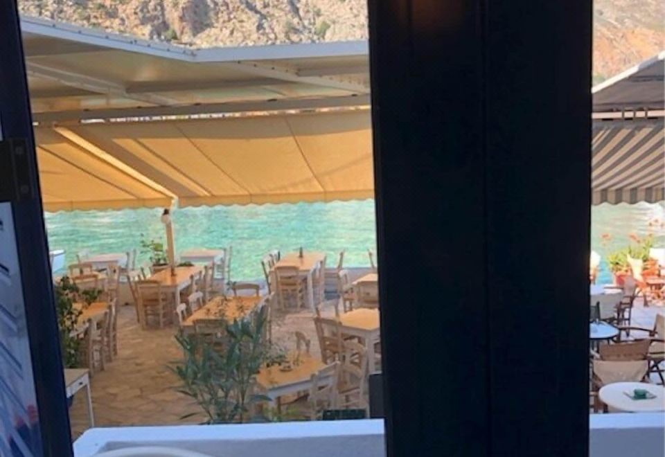 Macbeth Arms Hotel Overview