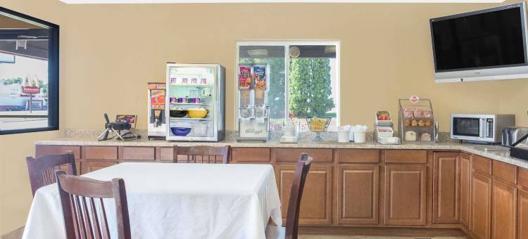 希博根速8酒店(Super 8 by Wyndham Sheboygan WI)图片