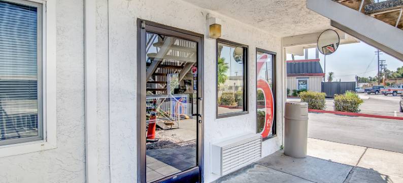 斯托克顿宪章路西6号汽车旅馆(Motel 6 Stockton, CA - Charter Way West)图片