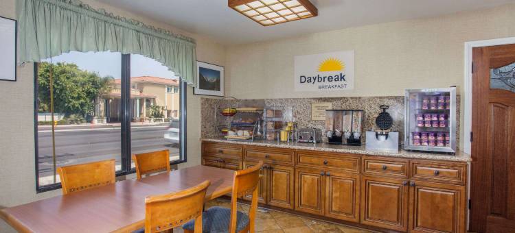 阿纳海姆戴斯酒店-近公园(Days Inn by Wyndham Anaheim Near the Park)图片