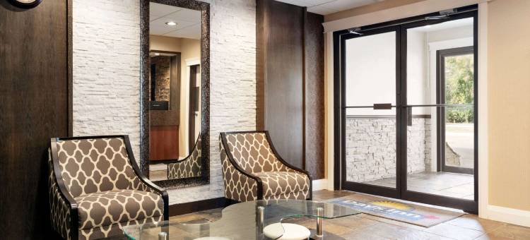 西尔万湖戴斯酒店(Days Inn by Wyndham Sylvan Lake)图片