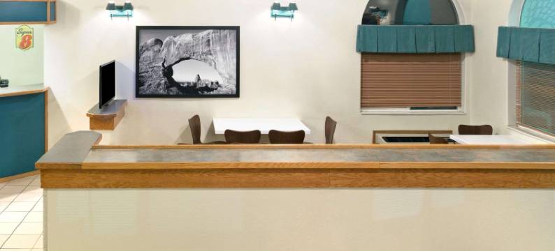 格林里弗速8酒店(Super 8 by Wyndham Green River)图片