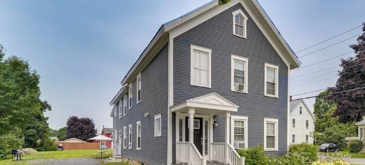 在卢特兰市中心更新的房子，靠近坡道(Updated Home in Heart of Rutland, Near Slopes)图片