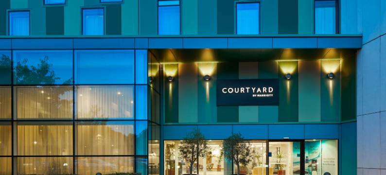 伦敦盖特威克机场万怡酒店(Courtyard London Gatwick Airport)图片