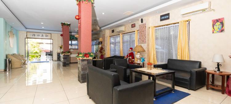 红多兹Plus酒店@万鸦老普莫罗路(RedDoorz Plus @ Jalan Pumorow Manado)图片