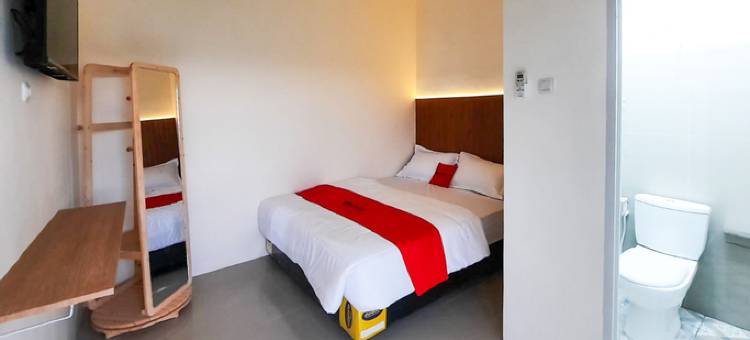 RedDoorz Near Laweyan Gentan图片