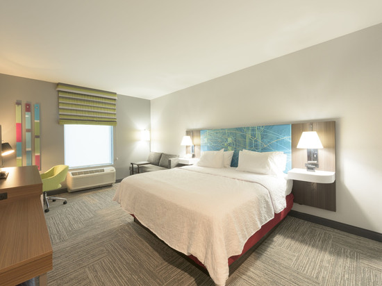 布法罗汉堡镇欢朋酒店