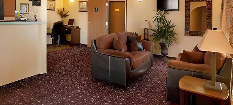 普瑞特温德姆速 8 酒店(Super 8 by Wyndham Pratt)图片