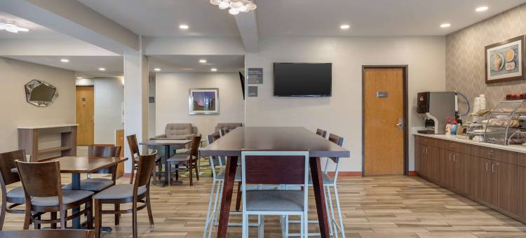 圣克莱斯维尔贝斯特韦斯特套房酒店(Best Western St. Clairsville Inn  Suites)图片