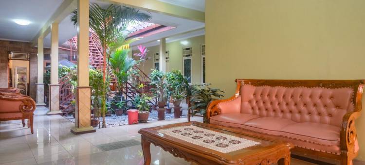 瑞德多兹 @ 沙布里纳霍姆斯泰西亚拉玛古沃(RedDoorz @ Shabrina Homestay Syariah Maguwo)图片