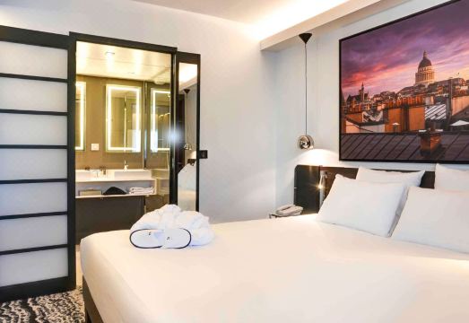 巴黎 14 区奥尔良门诺富特酒店外景图