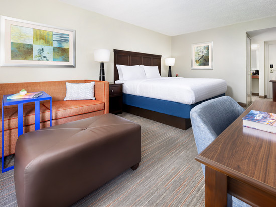 那不勒斯中央欢朋酒店