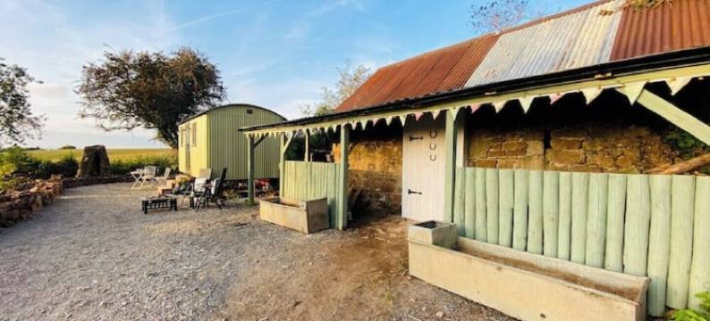 The Hut on the Hill - hottub, heating & stable.图片