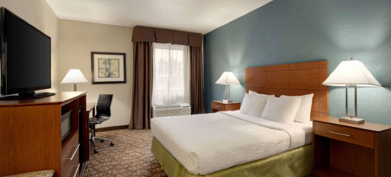 大急流城机场贝蒙特旅馆套房酒店(AmericInn by Wyndham Grand Rapids Airport North)图片