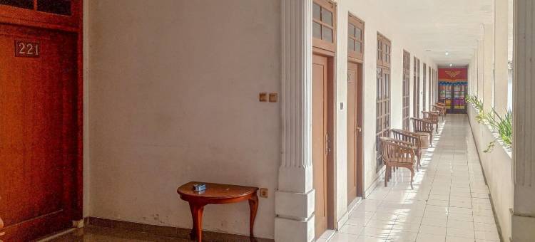 德维斯里普拉维罗塔曼红伙伴酒店(Hotel Dewi Sri Prawirotaman RedPartner)图片