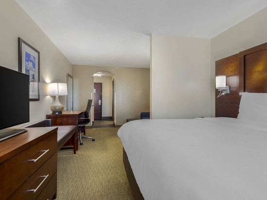 舒适套房酒店布鲁克- 沃斯堡西南