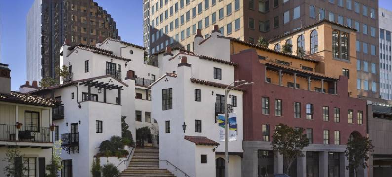 拉雷纳广场酒店(Plaza la Reina)图片