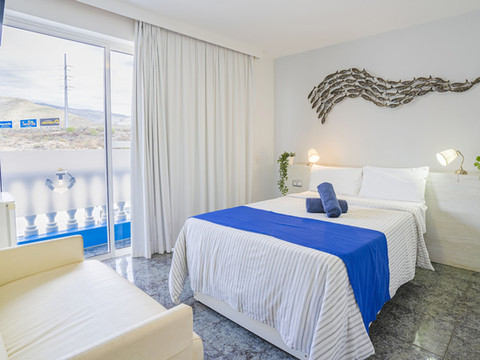 霓虹特内里费旅舍