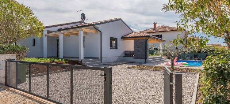 诺维格勒的别墅，带私人泳池和海滩(Villa in Novigrad with Private Pool and Beach)图片