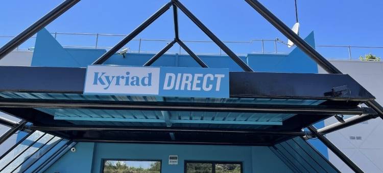 直通马堤格的Kyriad酒店(Kyriad Direct Martigues)图片