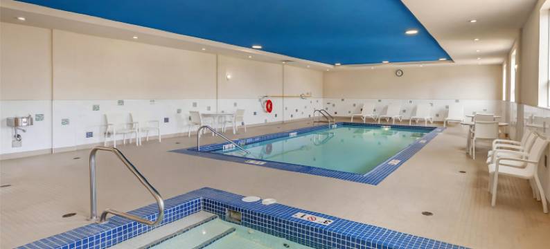 贝斯特韦斯特优质欣顿优质套房酒店(Best Western Plus Hinton Inn  Suites)图片