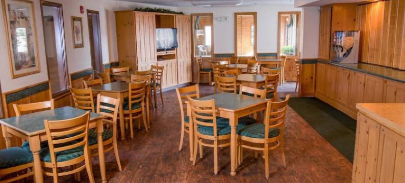 桑默塞特舒适套房酒店 - 黑山丘陵地区(Comfort Inn & Suites Summerset - Black Hills Area)图片