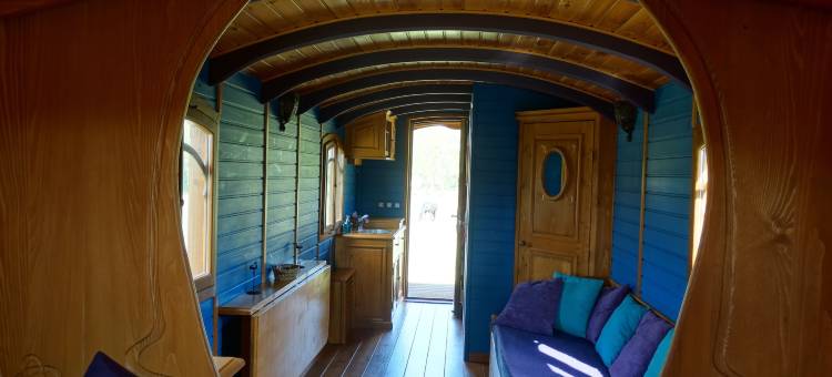 马车与马匹(Une Roulotte et des Chevaux)图片