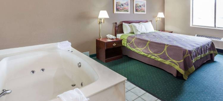 瓦尔帕莱索速8酒店(Super 8 by Wyndham Valparaiso)图片