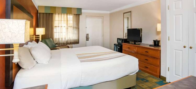 科罗拉多斯普林斯众神花园拉昆塔温德姆酒店(La Quinta Inn by Wyndham Colorado Springs Garden of the Gods)图片