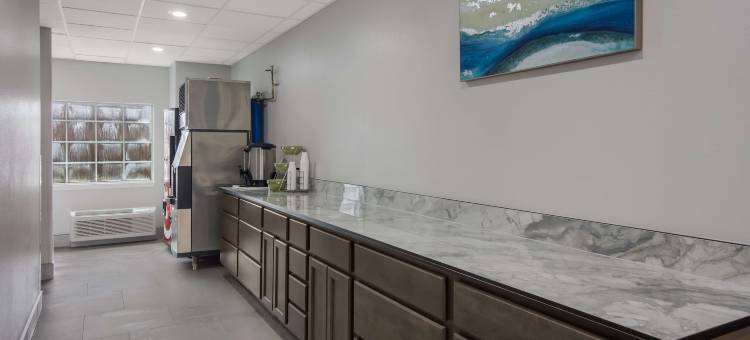 查尔斯湖I-210出口5美洲最佳价值套房酒店(Americas Best Value Inn and Suites Lake Charles I210 Exit 5)图片