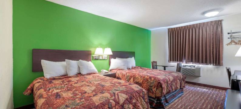 本顿罗德威旅馆(Rodeway Inn)图片