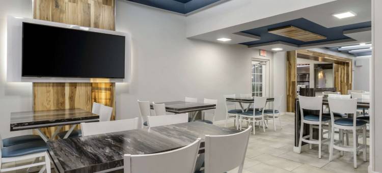 坦帕-布兰登凯隆波因特酒店 - 近展览中心和娱乐场(Clarion Pointe Tampa-Brandon Near Fairgrounds and Casino)图片