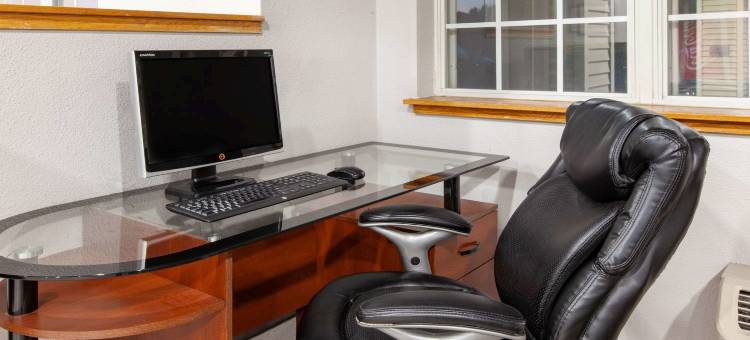 匹兹堡机场麦客达套房酒店(Microtel Inn & Suites by Wyndham Pittsburgh Airport)图片