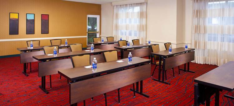 伯明翰荷姆伍德索尼斯塔 ES 套房酒店(Sonesta ES Suites Birmingham Homewood)图片