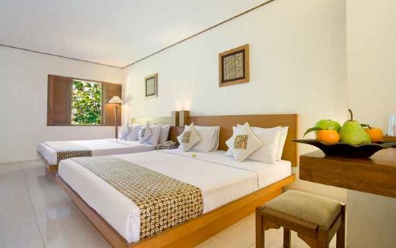 Nyiur Indah Beach Hotel Hotel Overview