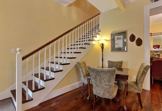 Green Palm Inn Hotel Overview