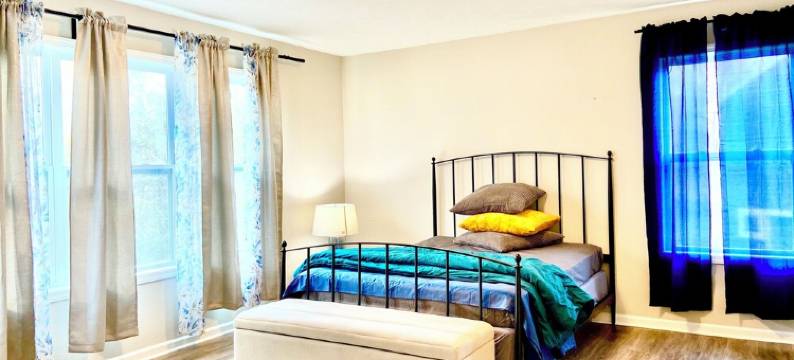 Entire house - newly built, open layout, long term OK - pet friendly!图片