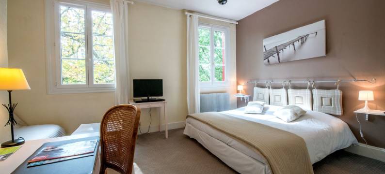 金科隆比耶杜图龙酒店(Logis Hotels - Au Colombier du Touron)图片