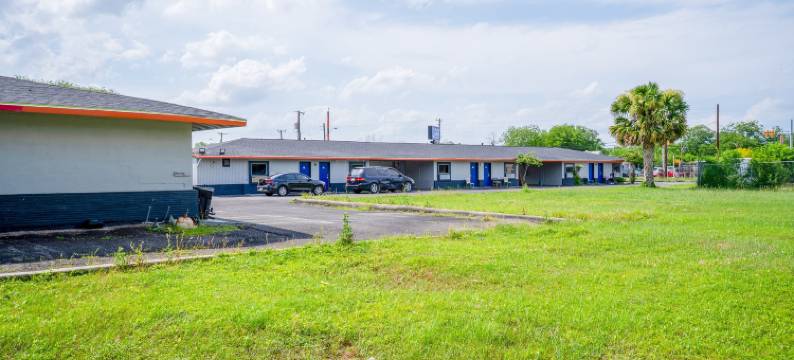 OYO 阿拉莫绿洲酒店及套房 圣安东尼奥(Alamo Oasis Inn And Suites By Oyo San Antonio)图片