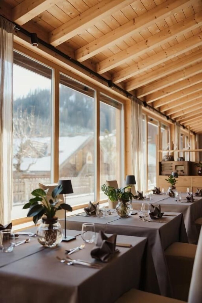 Hotel Antines Over view