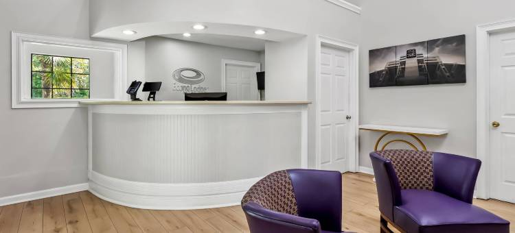 伊克诺旅馆套房凯斯 I-26 机场(Econo Lodge Inn & Suites Cayce I-26 Airport)图片