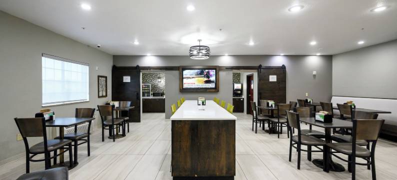 布罗肯鲍嗨威快捷酒店(HiWay Inn Express of Broken Bow)图片