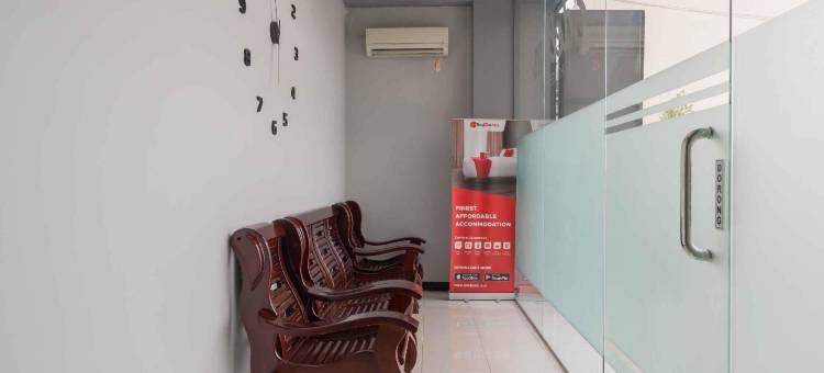 红多兹Plus酒店-近棉兰2号千禧ICT中心(RedDoorz Plus Near Millenium Ict Centre Medan 2)图片