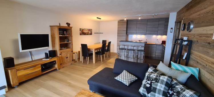 Mountain apartment with parking图片