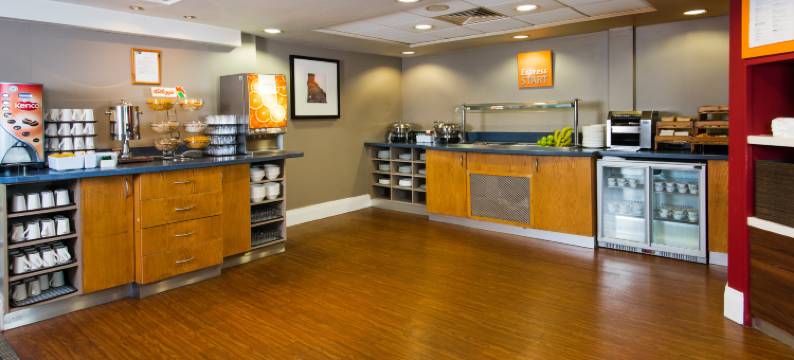 斯旺西东智选假日酒店(Holiday Inn Express SWANSEA - EAST by IHG)图片