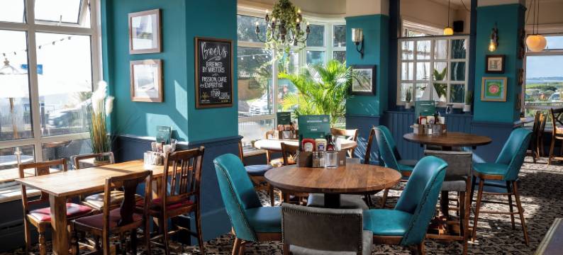 伯恩矛斯科莫多雷酒店 - 格林国王旅馆(Commodore Hotel by Greene King Inns)图片